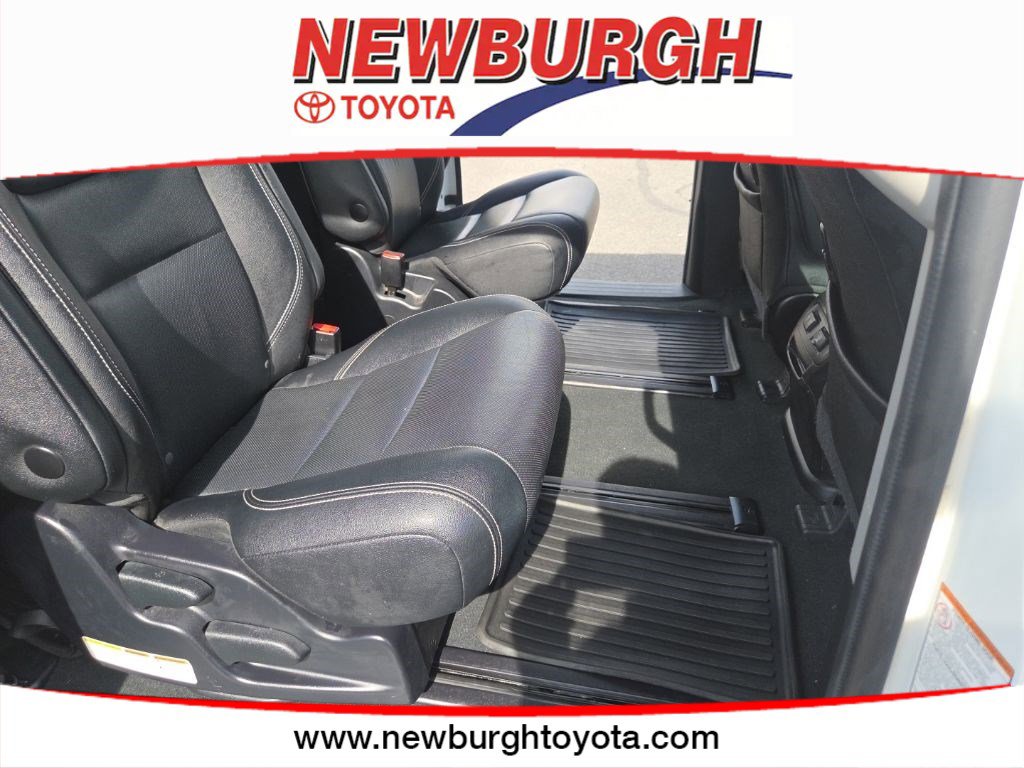 2020 Toyota Sienna SE Premium - Photo 25