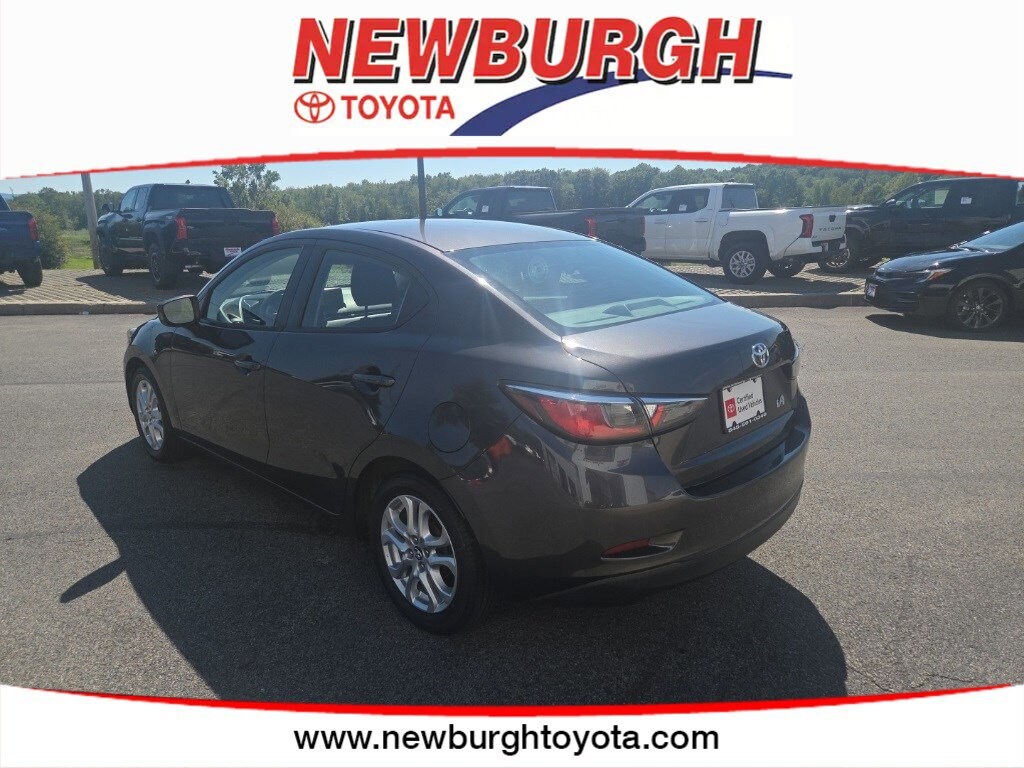 2017 Toyota Yaris iA Base photo 3