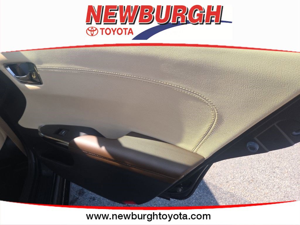 2016 Toyota Avalon XLE - Photo 16
