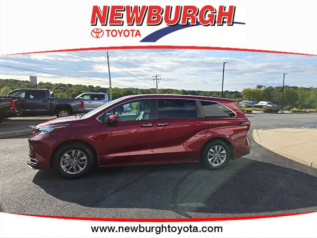 Certified 2021 Toyota Sienna XLE with VIN 5TDYSKFC9MS017098 for sale in Newburgh, NY