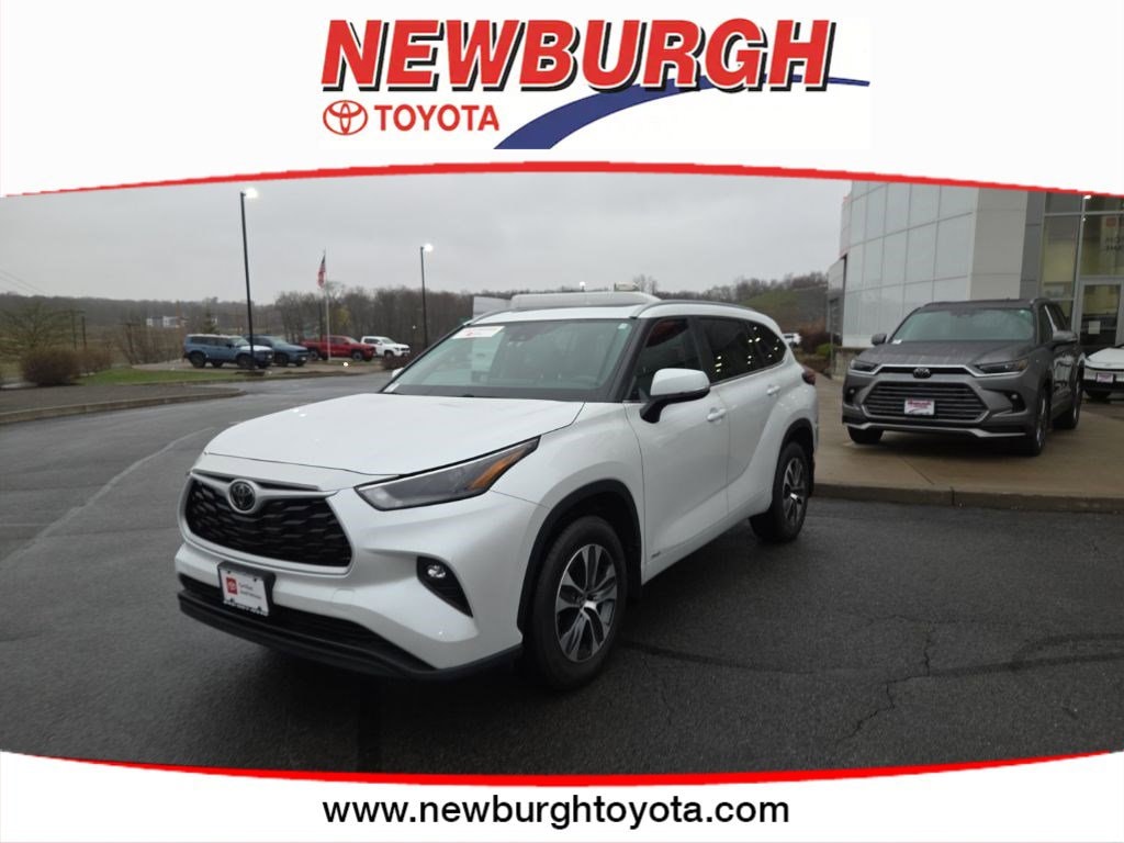 2025 Toyota Highlander Hybrid SUV 
