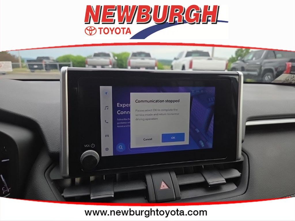 2023 Toyota RAV4 LE - Photo 25