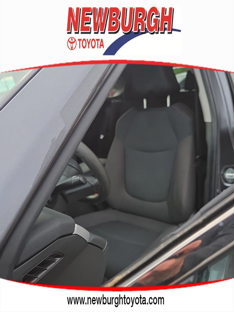 2023 Toyota RAV4 LE - Photo 22
