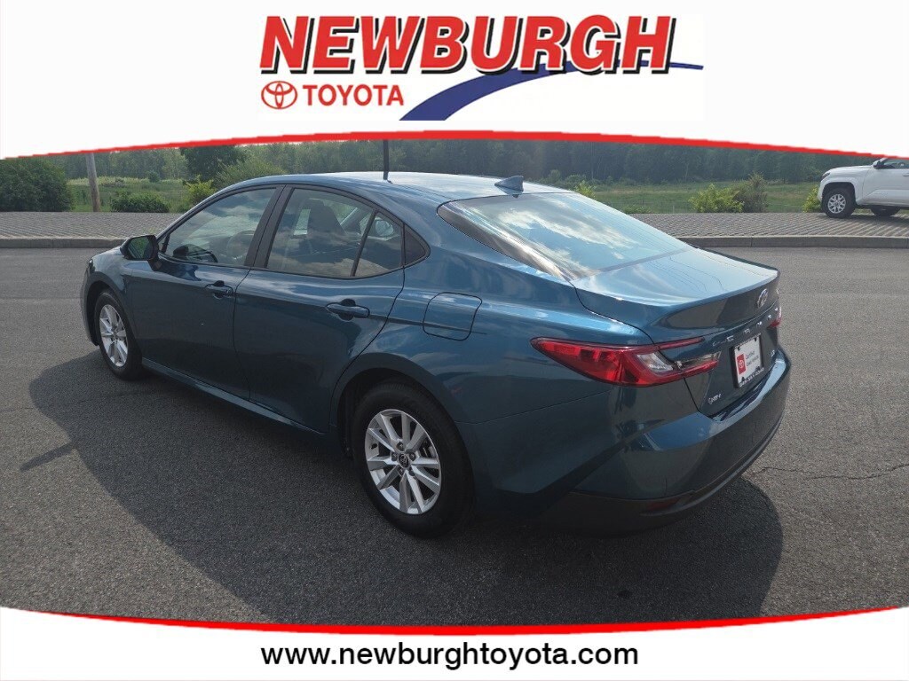 2025 Toyota Camry LE photo 3