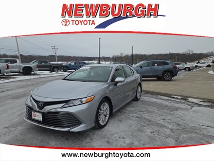 2020 Toyota Camry Hybrid XLE Sedan