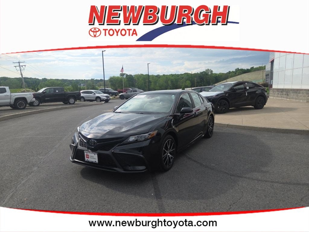 2024 Toyota Camry SE AWD's photo