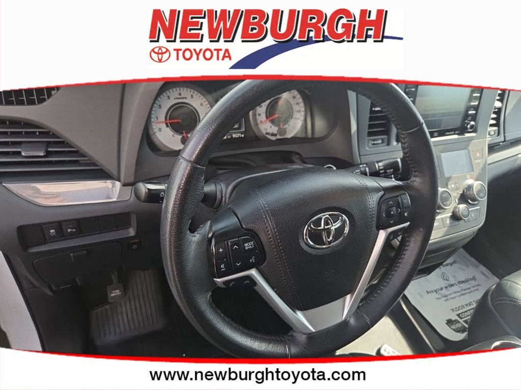 2020 Toyota Sienna SE Premium - Photo 27