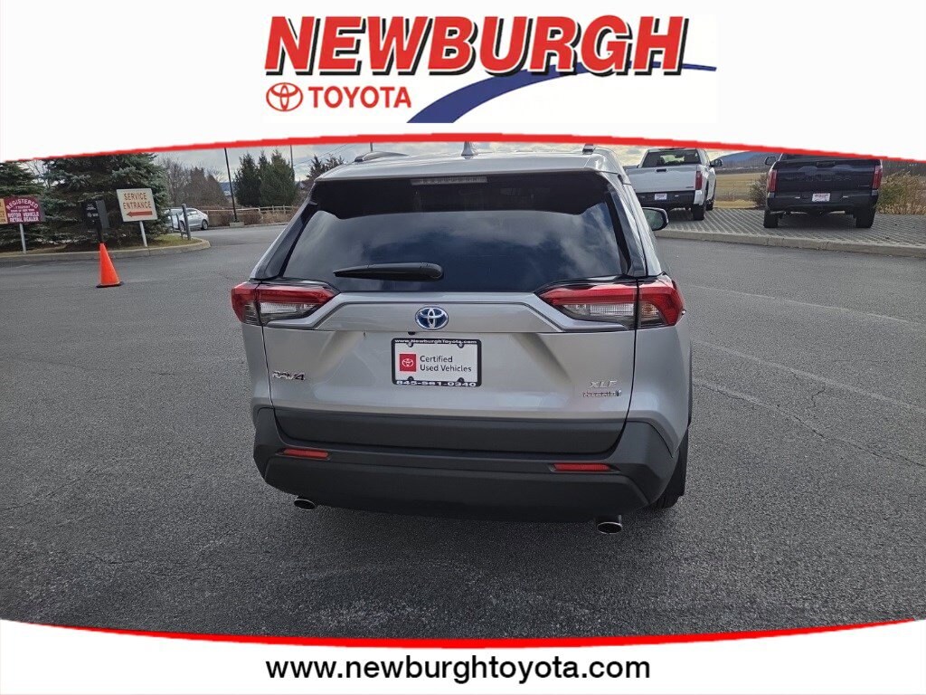 2023 Toyota RAV4 Hybrid XLE photo 4