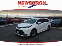 2025 Toyota Sienna LE 8 Passenger Van Passenger Van