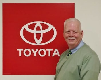Staff member Tom Dillon from ID_2730f752fabb