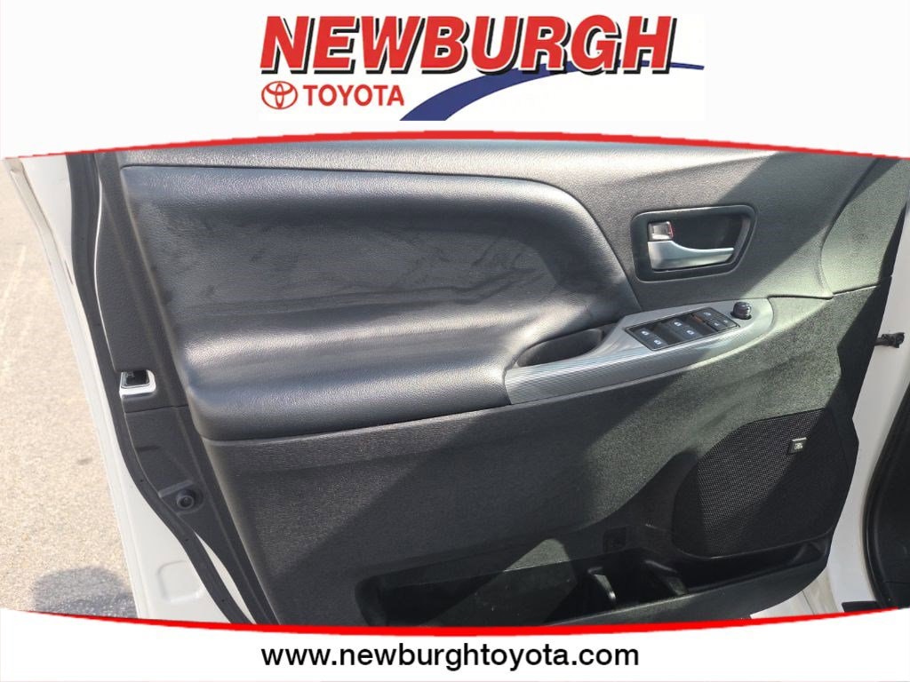 2020 Toyota Sienna SE Premium - Photo 17