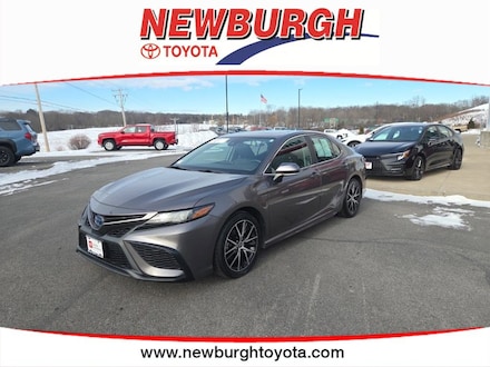 2022 Toyota Camry Hybrid SE Sedan