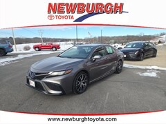 2022 Toyota Camry Hybrid SE Sedan