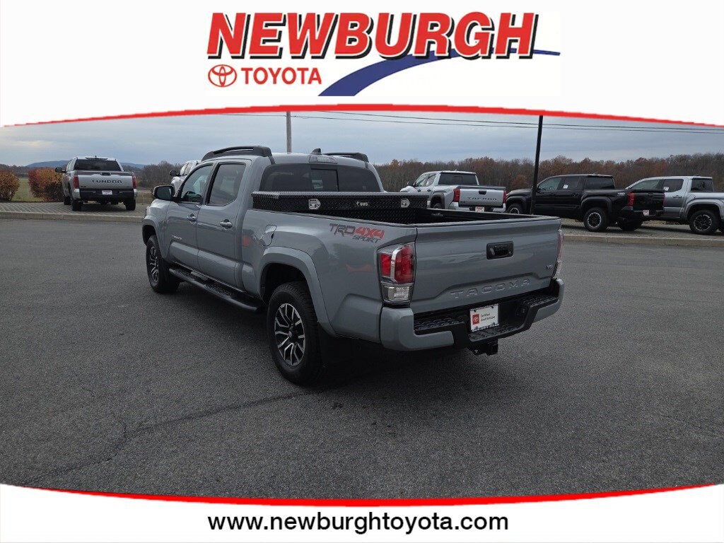 2021 Toyota Tacoma TRD Sport V6 photo 3