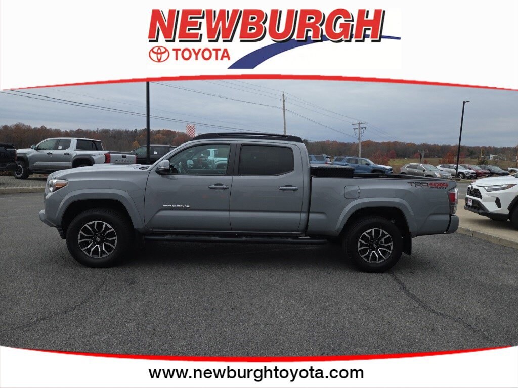 2021 Toyota Tacoma TRD Sport V6 photo 2