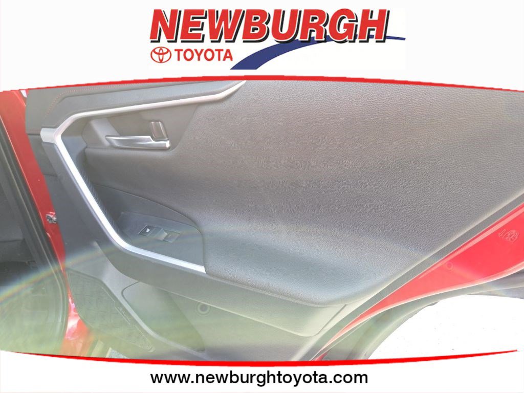 2023 Toyota RAV4 XSE - Photo 17