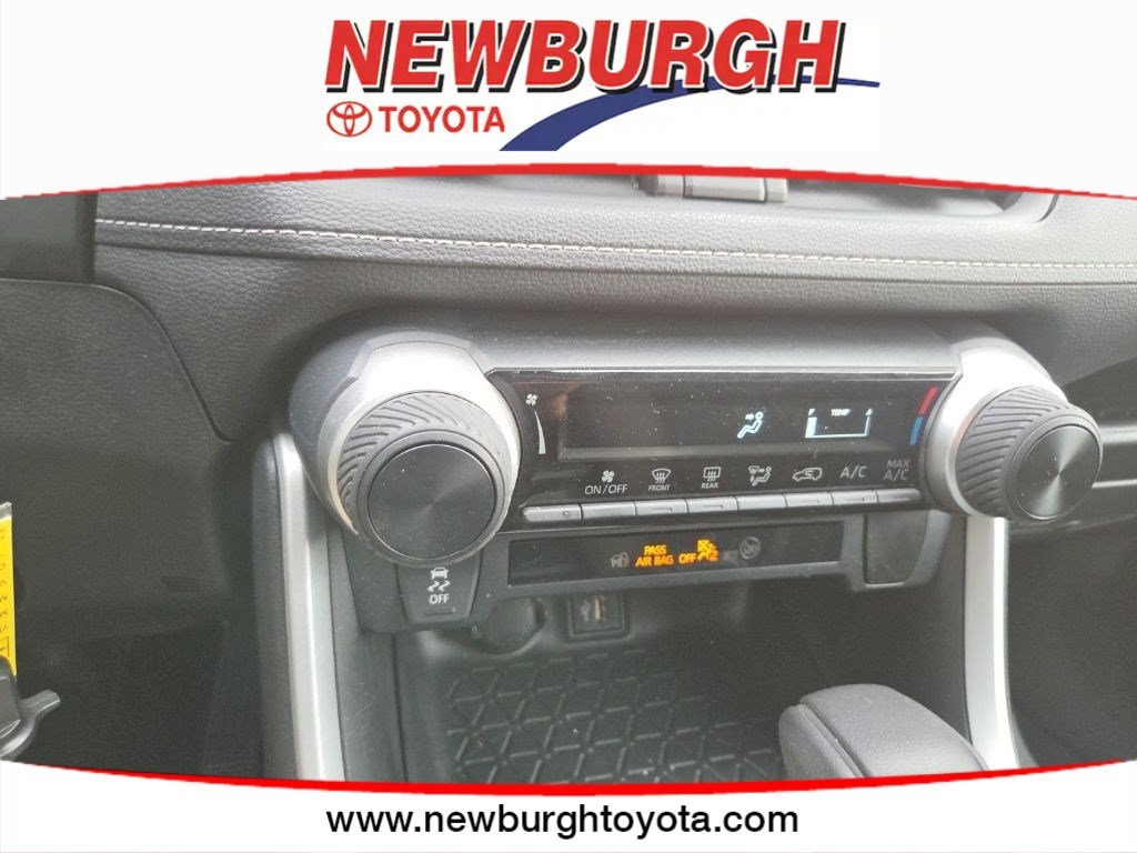 2023 Toyota RAV4 LE - Photo 26