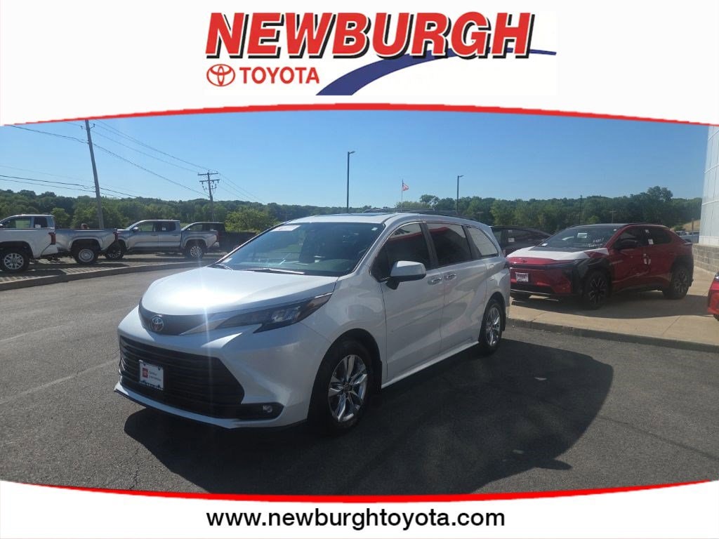 2026 Toyota Sienna XLE 7-Passenger Hybrid AWD's photo