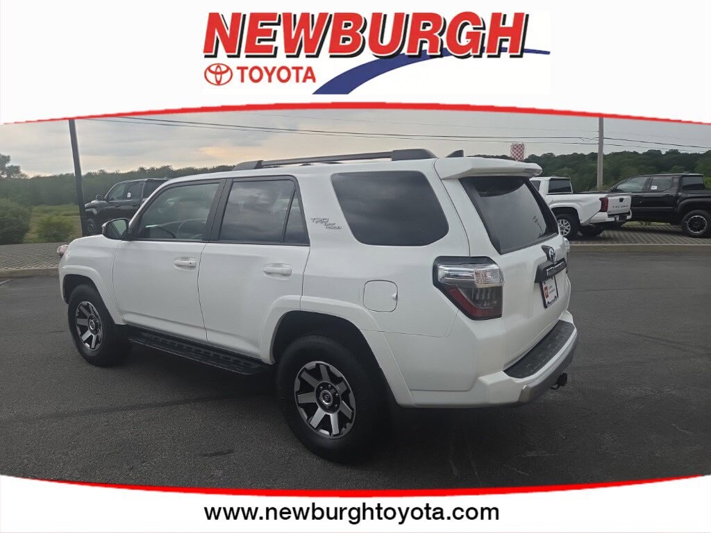 2023 Toyota 4Runner TRD photo 2