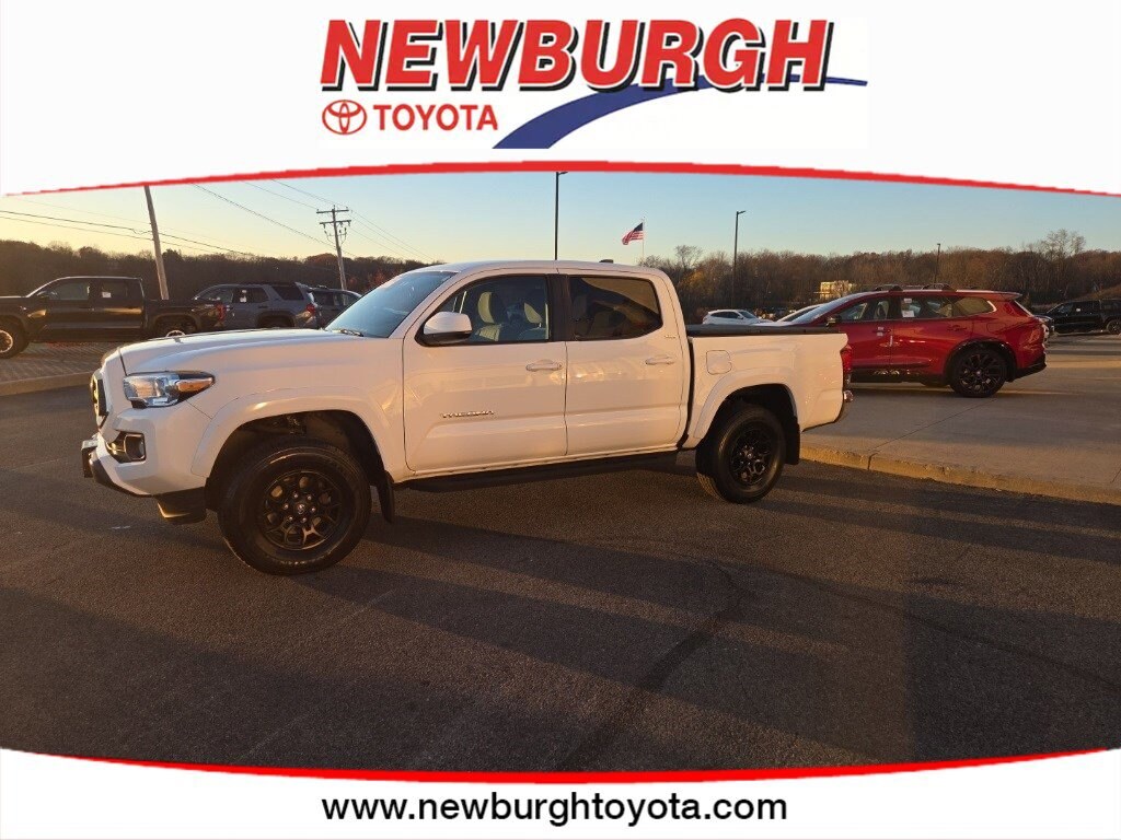 2021 Toyota Tacoma SR5 V6 photo 2