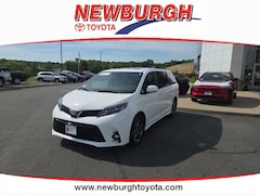 2020 Toyota Sienna SE Premium 7 Passenger Van