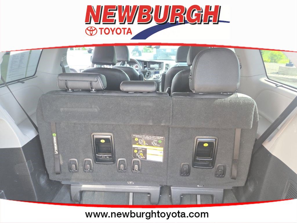 2020 Toyota Sienna SE Premium - Photo 23
