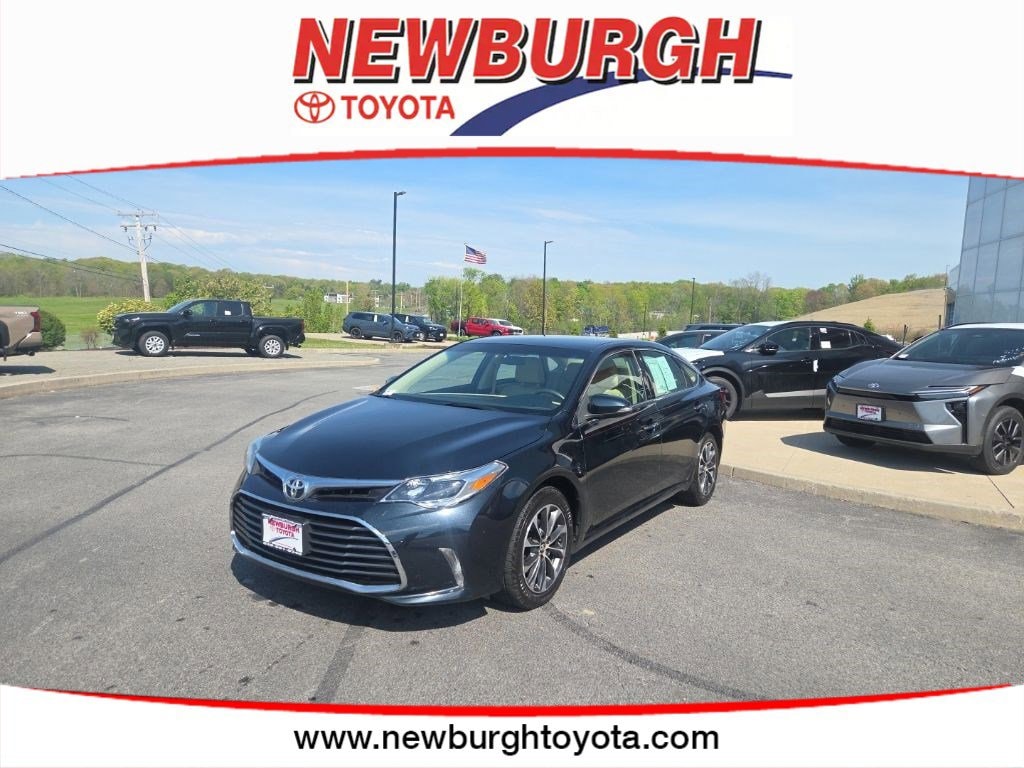 2016 Toyota Avalon XLE's photo