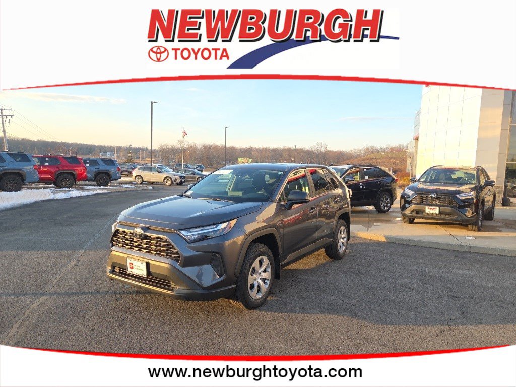 2023 Toyota RAV4 LE's photo