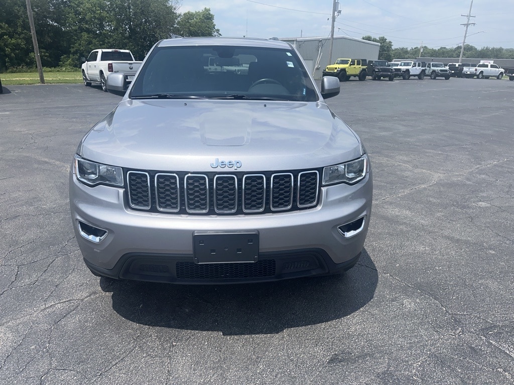 Used 2019 Jeep Grand Cherokee Laredo E with VIN 1C4RJFAG9KC653219 for sale in Kansas City