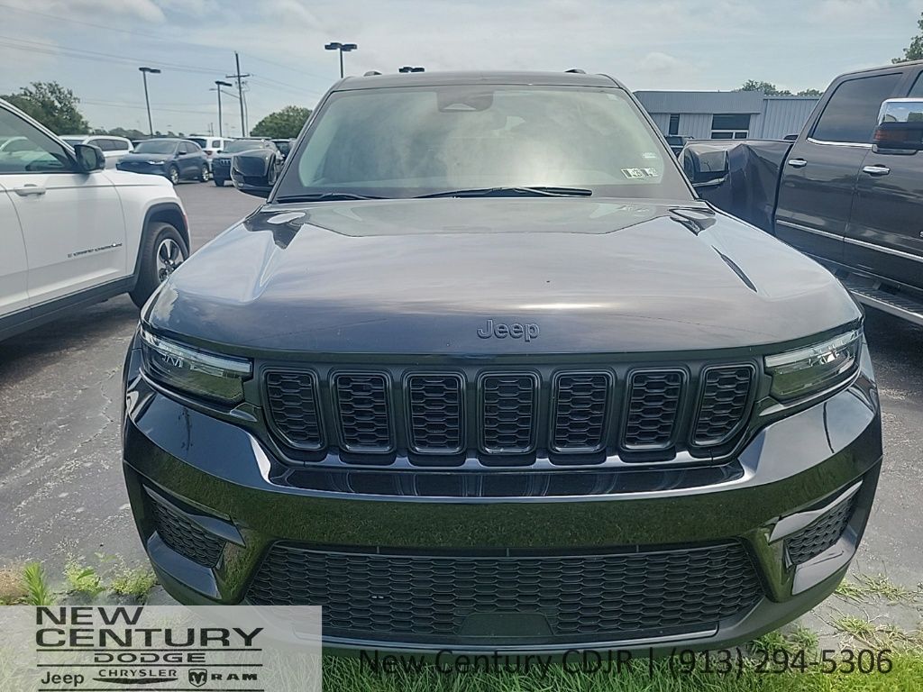 Used 2023 Jeep Grand Cherokee Altitude with VIN 1C4RJHAG7PC609139 for sale in Kansas City