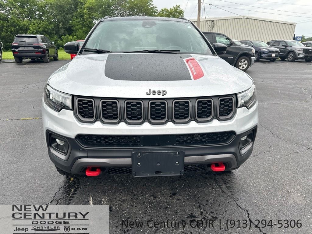 Used 2025 Jeep Compass Trailhawk with VIN 3C4NJDDN7ST536790 for sale in Kansas City