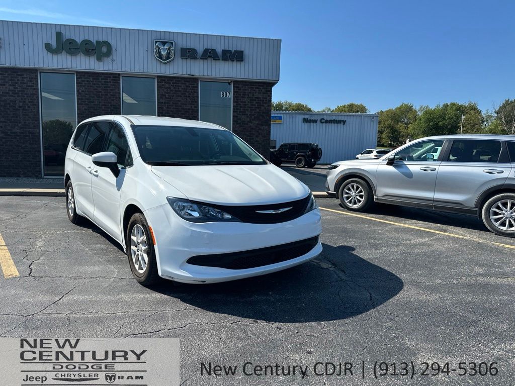 Used 2022 Chrysler Voyager LX with VIN 2C4RC1CG6NR223072 for sale in Kansas City