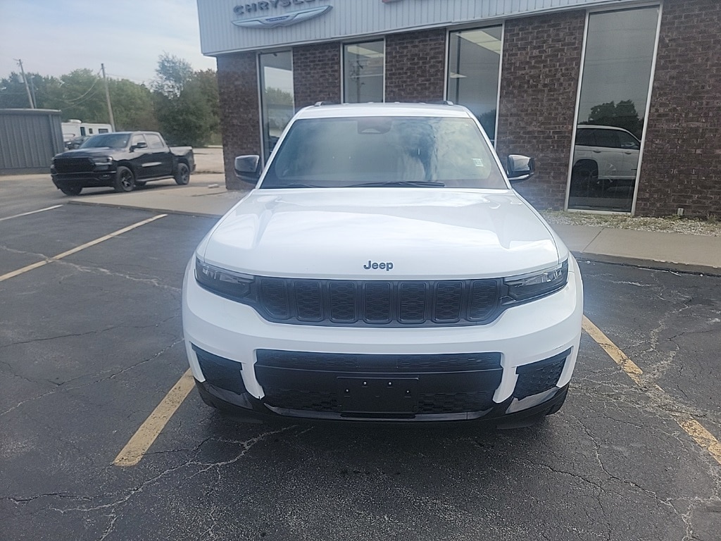 Used 2023 Jeep Grand Cherokee L Altitude with VIN 1C4RJKAG5P8881950 for sale in Kansas City