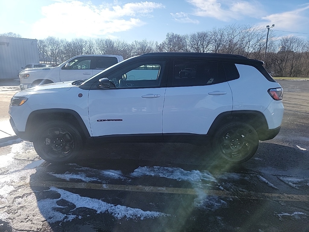 Used 2023 Jeep Compass Trailhawk with VIN 3C4NJDDN1PT527798 for sale in Kansas City