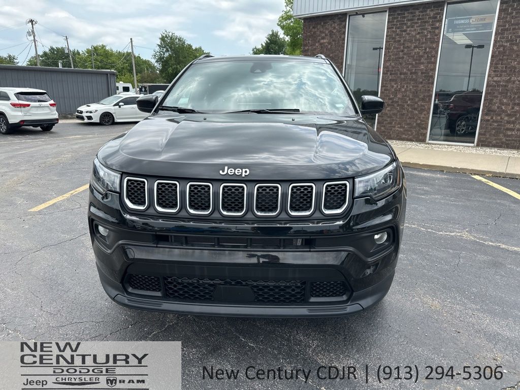 Used 2024 Jeep Compass Latitude with VIN 3C4NJDBN3RT595042 for sale in Kansas City