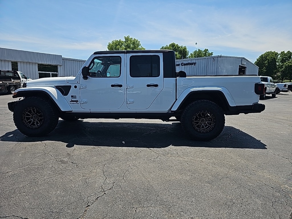 Used 2021 Jeep Gladiator Freedom with VIN 1C6HJTAG3ML560622 for sale in Kansas City