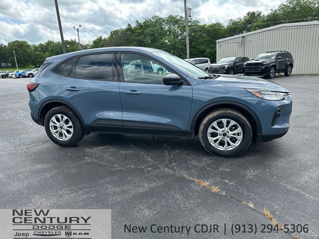 Used 2025 Ford Escape Active with VIN 1FMCU9GN1SUA44068 for sale in Kansas City