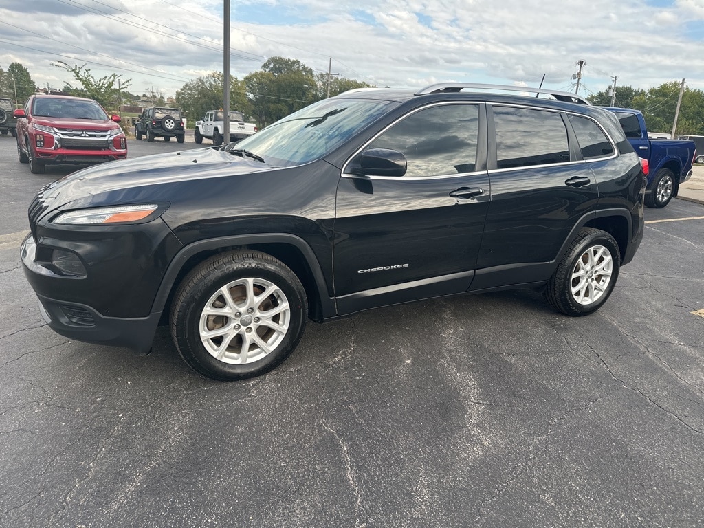 Used 2017 Jeep Cherokee Latitude SUV