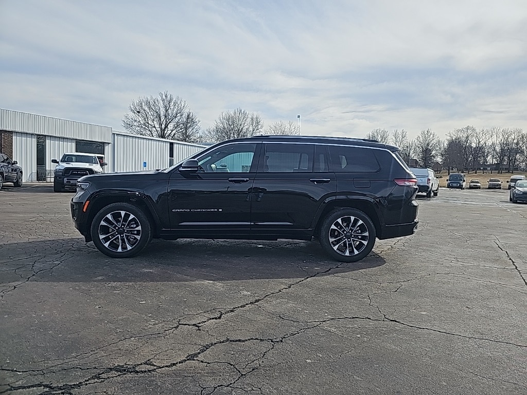 Used 2023 Jeep Grand Cherokee L Overland with VIN 1C4RJKDG0P8110162 for sale in Kansas City