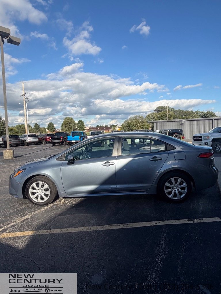 Used 2025 Toyota Corolla LE with VIN 5YFB4MDE0SP269537 for sale in Kansas City