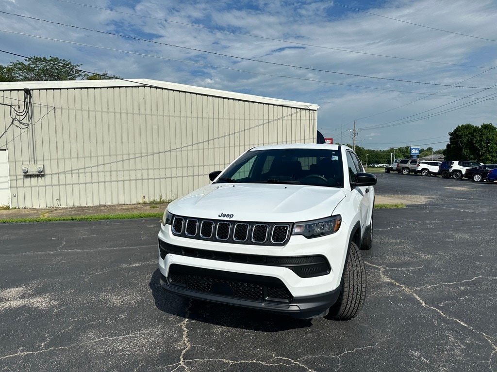 Used 2024 Jeep Compass Sport with VIN 3C4NJDAN0RT612641 for sale in Kansas City
