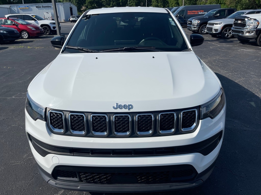 Used 2024 Jeep Compass Sport with VIN 3C4NJDAN6RT592038 for sale in Kansas City