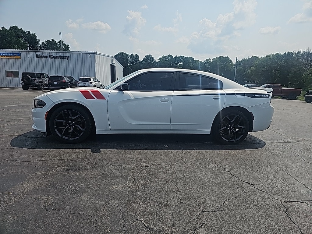 Used 2019 Dodge Charger SXT with VIN 2C3CDXBG6KH685614 for sale in Kansas City