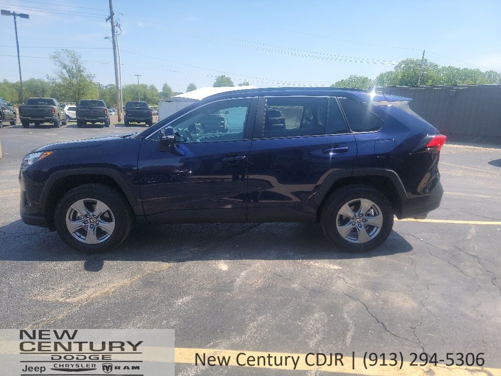Used 2025 Toyota RAV4 XLE with VIN 2T3P1RFVXSW544653 for sale in Kansas City