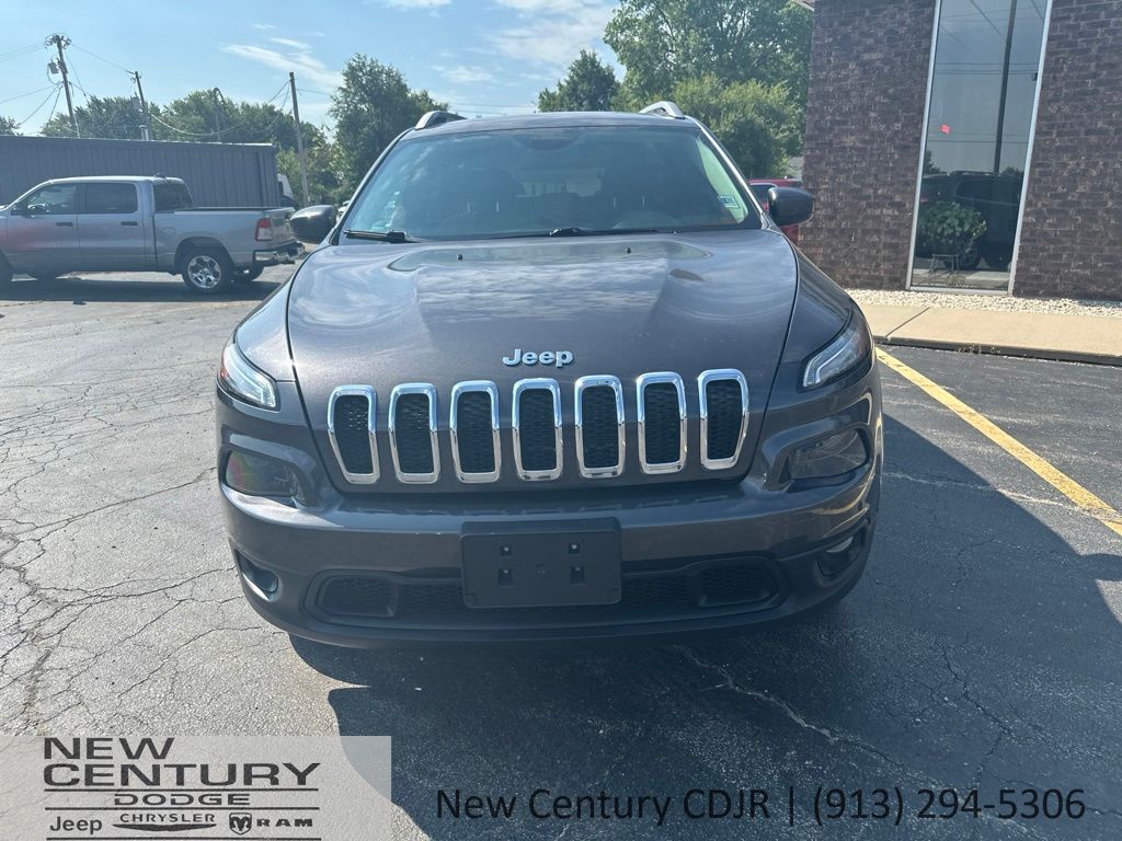 Used 2015 Jeep Cherokee Latitude with VIN 1C4PJMCSXFW619954 for sale in Kansas City
