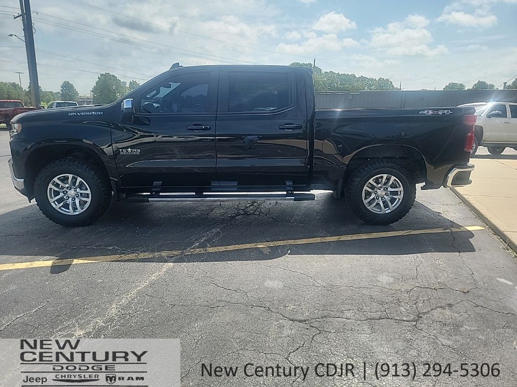 Used 2022 Chevrolet Silverado 1500 Limited LT with VIN 3GCUYDED1NG108708 for sale in Kansas City