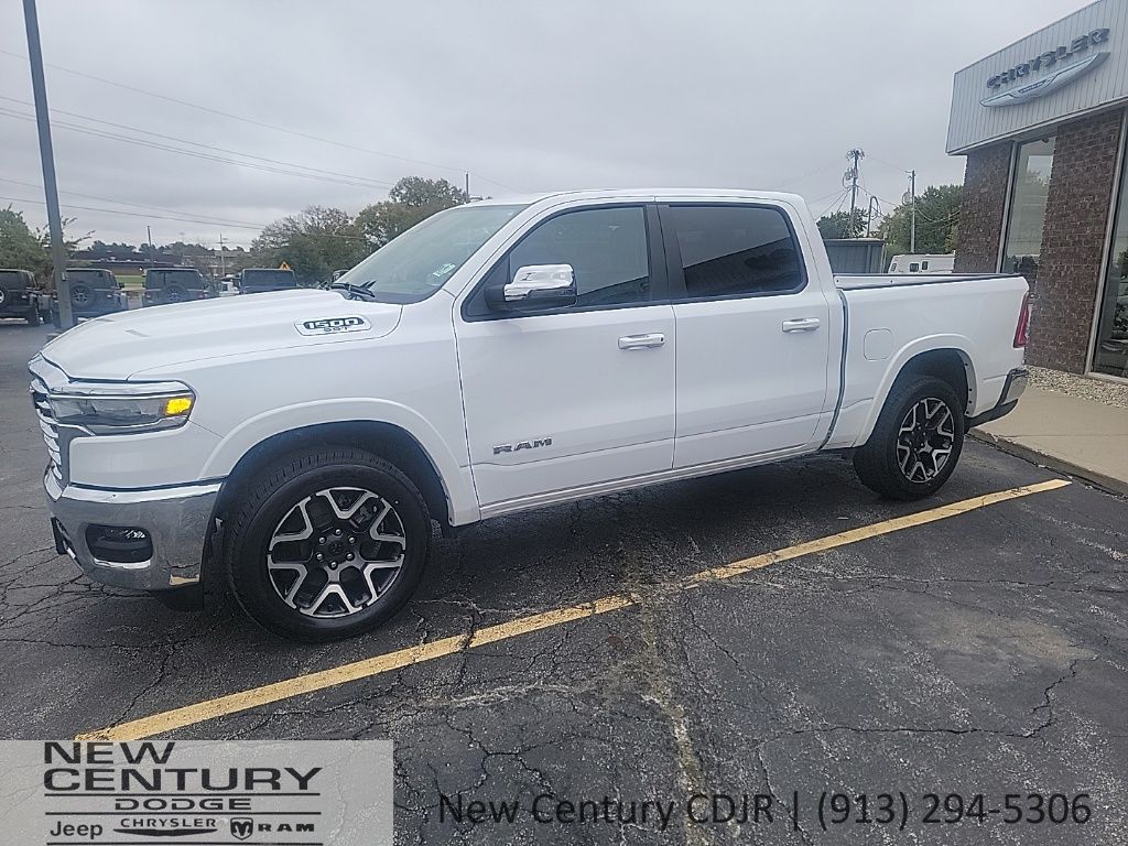 2025 RAM 1500 Laramie 4x4 Crew Cab 5'7's photo