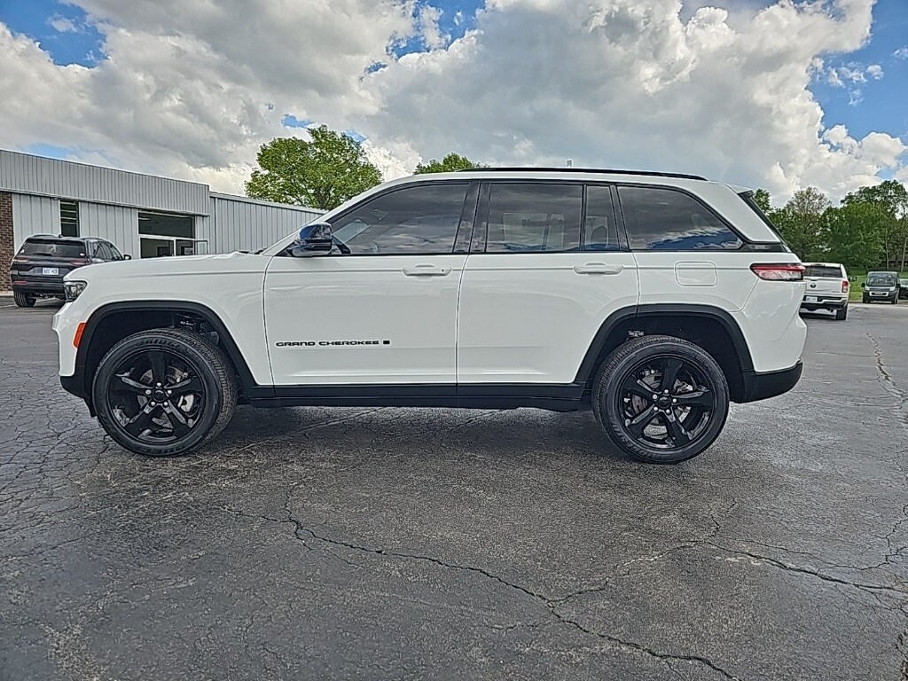 Used 2022 Jeep Grand Cherokee Altitude with VIN 1C4RJHAG4N8599315 for sale in Kansas City