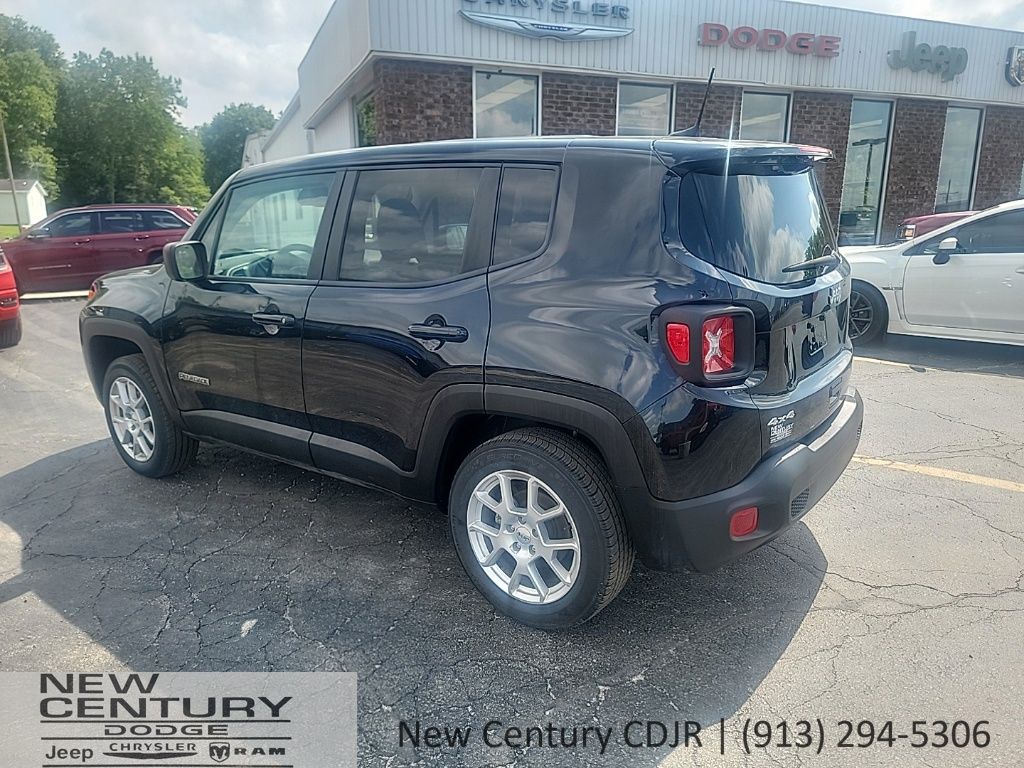 Used 2023 Jeep Renegade Latitude with VIN ZACNJDB10PPP70653 for sale in Kansas City
