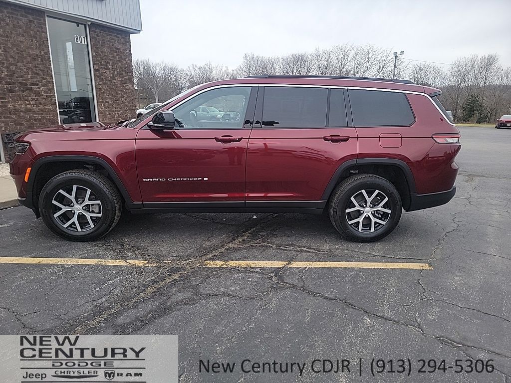 Used 2025 Jeep Grand Cherokee L Limited with VIN 1C4RJKBG1S8677847 for sale in Kansas City